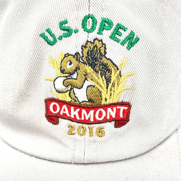 NEW 2016 Oakmont Golf Cap Ball Marker USGA Member - Picture 1 of 5